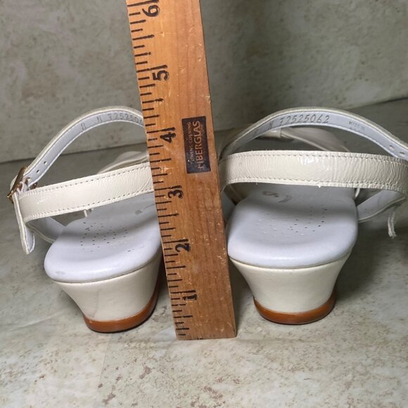SAS Womens White Leather Sandals With Adjustable Straps & Low Wedge Heel Size 8N - Picture 3 of 7